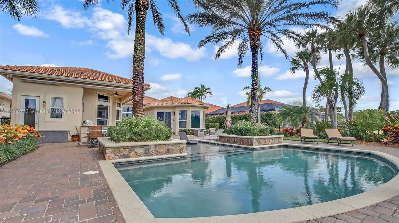 Recently Sold: $1,949,900 (3 beds, 2 baths, 2792 Square Feet)