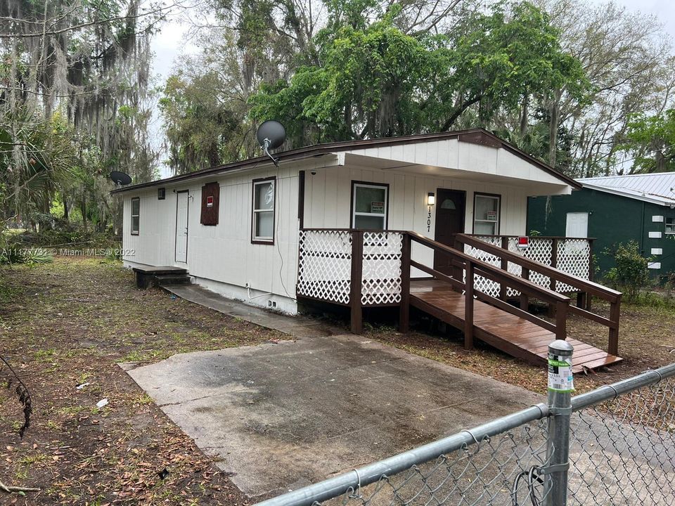 最近售出: $75,000 (3 贝兹, 1 浴室, 0 平方英尺)