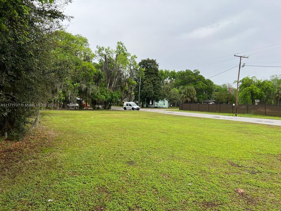 最近售出: $75,000 (3 贝兹, 1 浴室, 0 平方英尺)