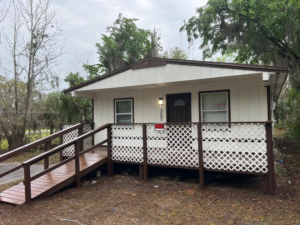 最近售出: $75,000 (3 贝兹, 1 浴室, 0 平方英尺)