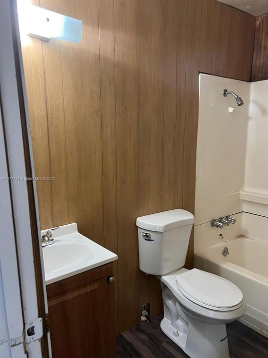 最近售出: $75,000 (3 贝兹, 1 浴室, 0 平方英尺)