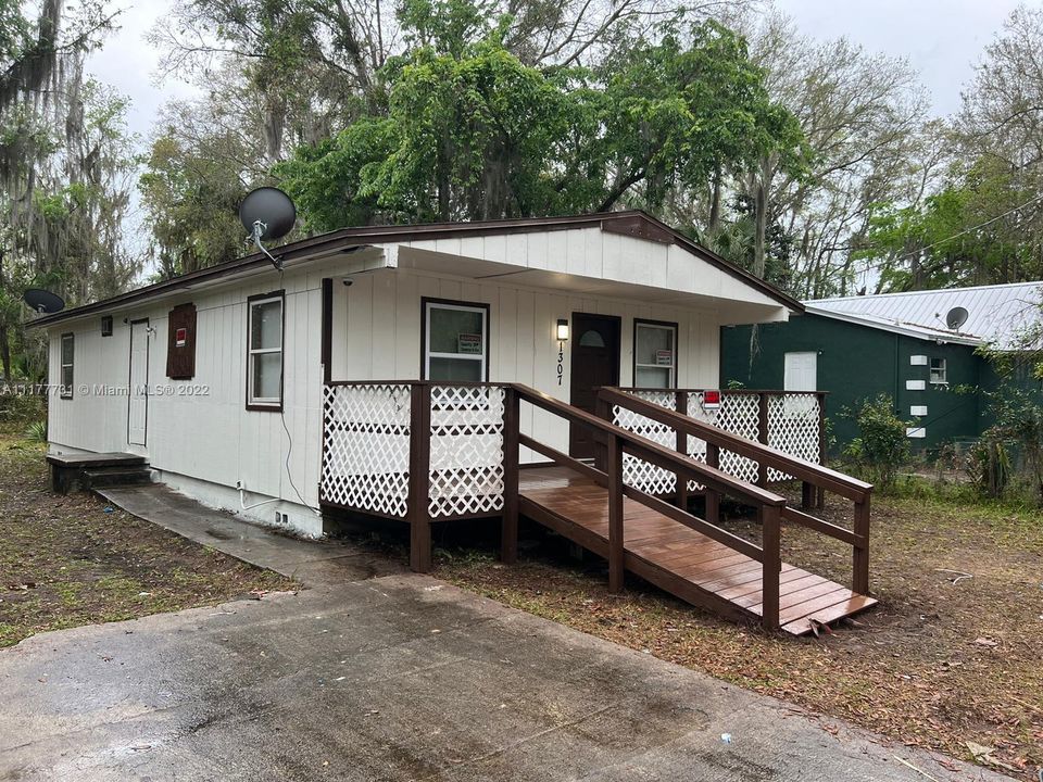 最近售出: $75,000 (3 贝兹, 1 浴室, 0 平方英尺)