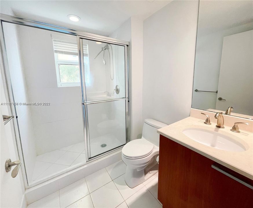 Recently Sold: $790,000 (2 beds, 2 baths, 1954 Square Feet)