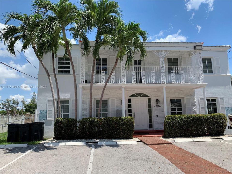 Recently Rented: $2,300 (1 beds, 1 baths, 675 Square Feet)