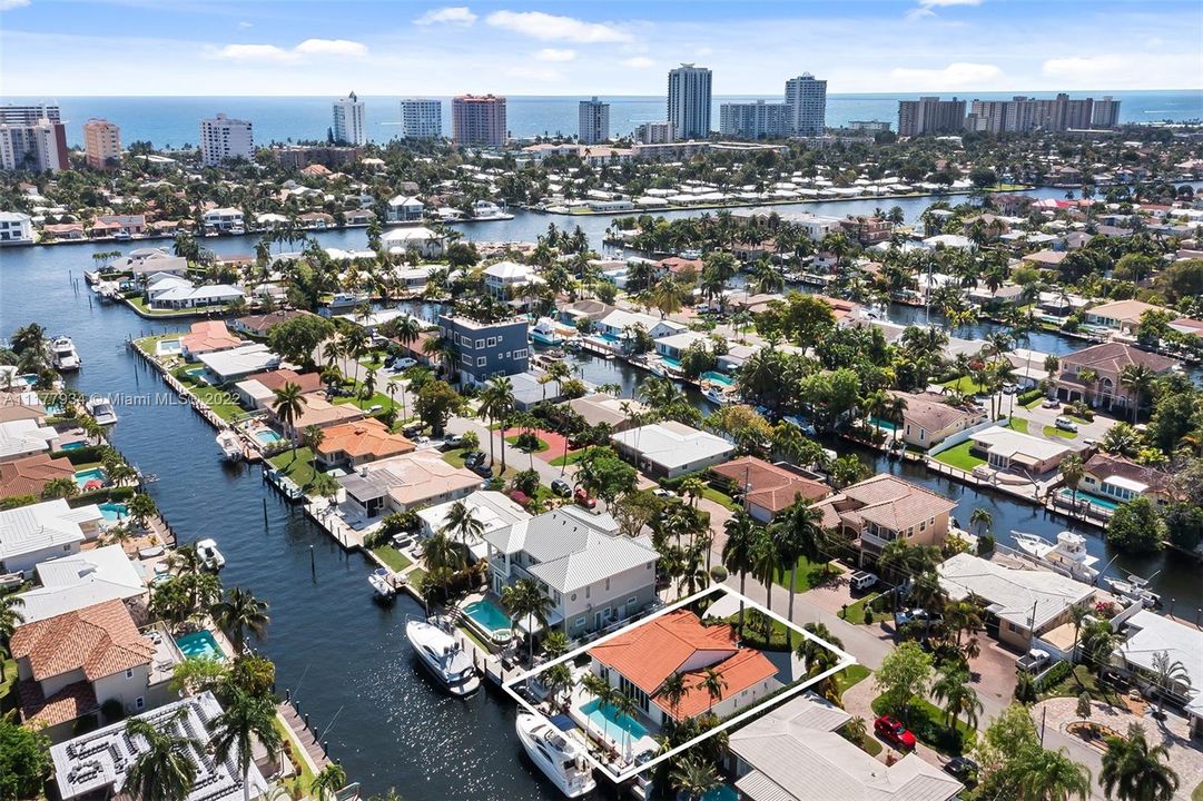 Recently Sold: $1,750,000 (3 beds, 3 baths, 2185 Square Feet)