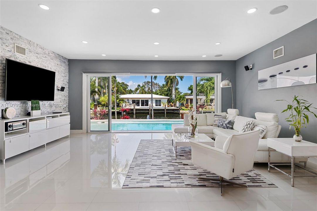 Recently Sold: $1,750,000 (3 beds, 3 baths, 2185 Square Feet)