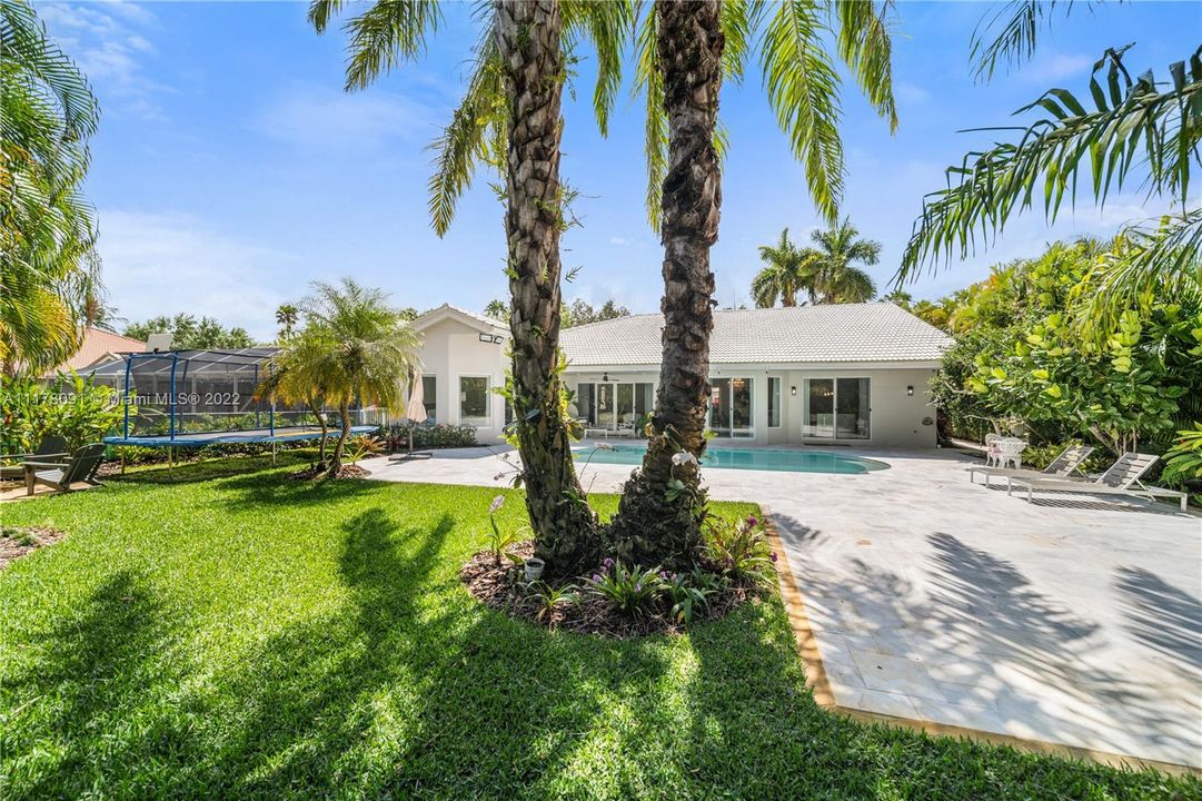 Recently Sold: $1,495,000 (5 beds, 4 baths, 3368 Square Feet)