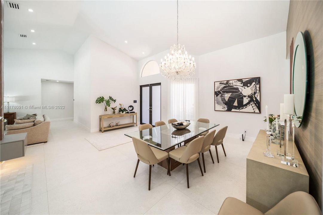 Recently Sold: $1,495,000 (5 beds, 4 baths, 3368 Square Feet)