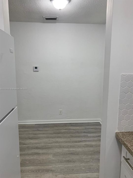 Recently Rented: $1,350 (1 beds, 1 baths, 0 Square Feet)