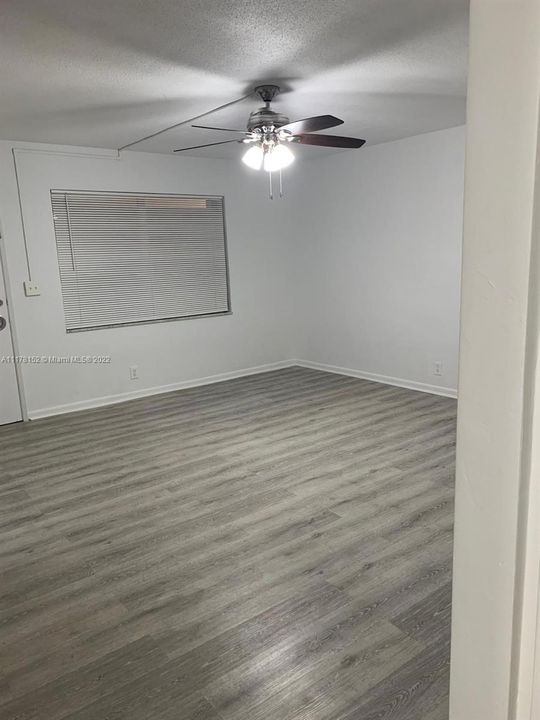 Recently Rented: $1,350 (1 beds, 1 baths, 0 Square Feet)