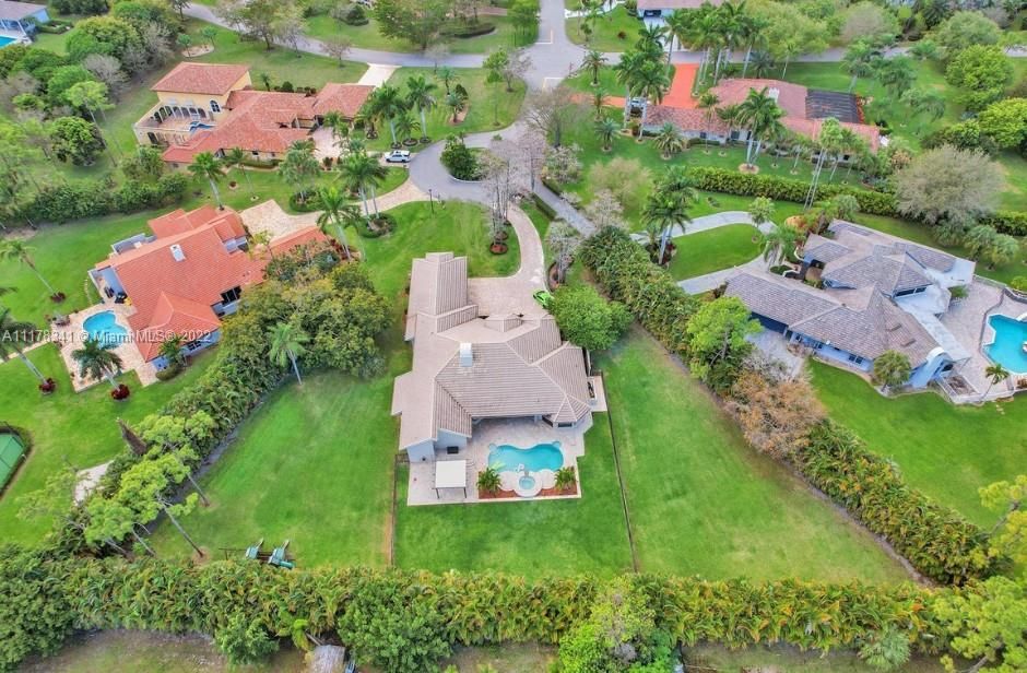 Vendido Recientemente: $1,649,900 (5 camas, 3 baños, 3951 Pies cuadrados)