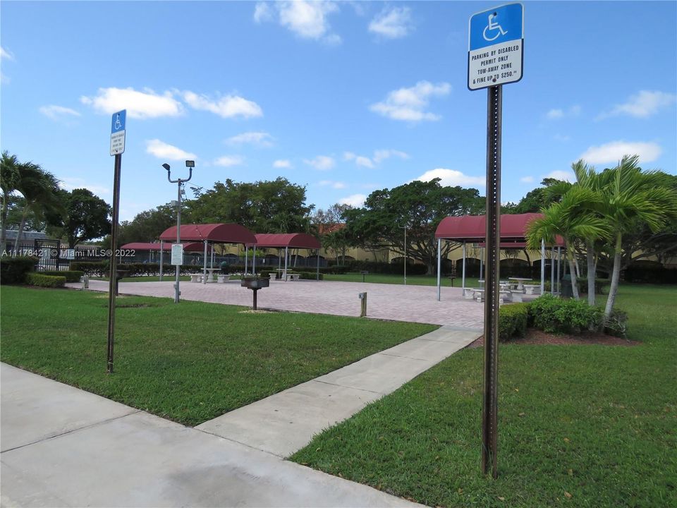 community park with picnic area