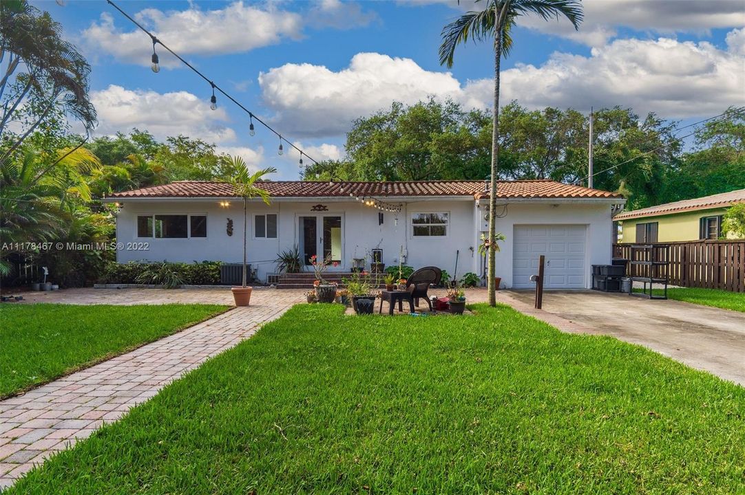 Vendido Recientemente: $789,000 (2 camas, 1 baños, 1327 Pies cuadrados)