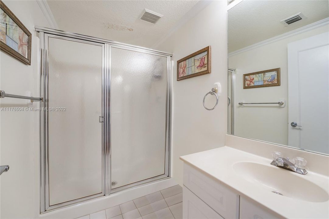 最近售出: $695,000 (2 贝兹, 2 浴室, 1310 平方英尺)