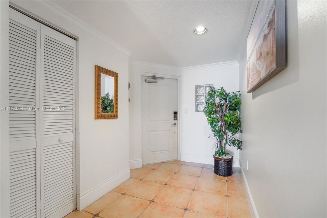 Recently Sold: $695,000 (2 beds, 2 baths, 1310 Square Feet)