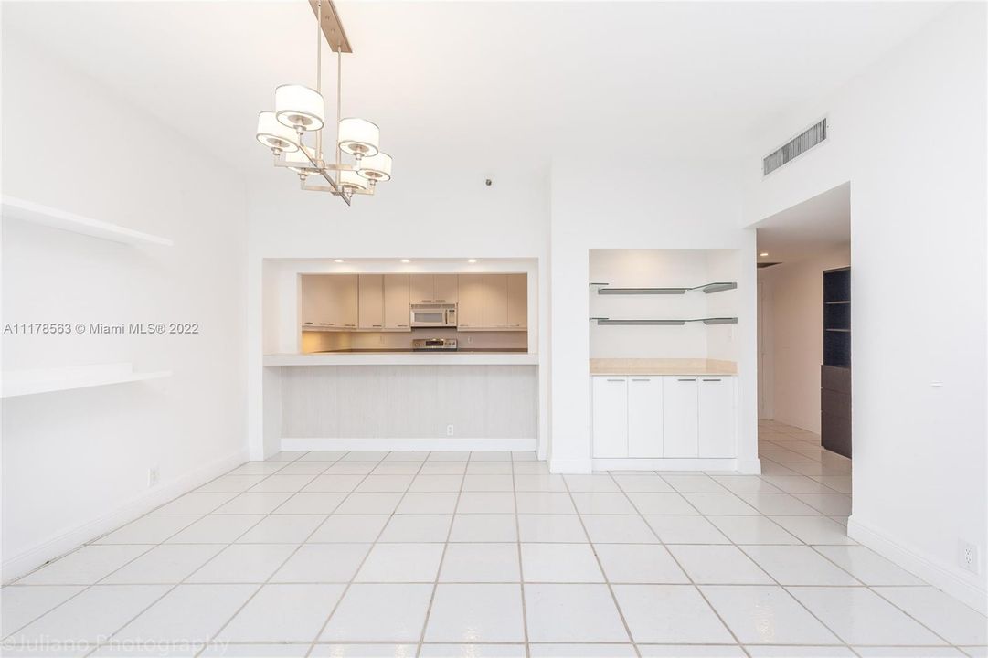 Recently Sold: $1,280,000 (2 beds, 2 baths, 1532 Square Feet)