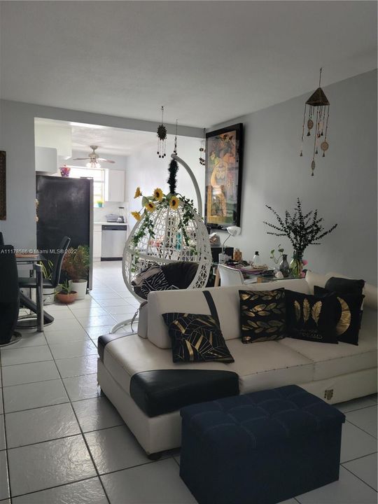 Recently Sold: $265,000 (1 beds, 1 baths, 850 Square Feet)