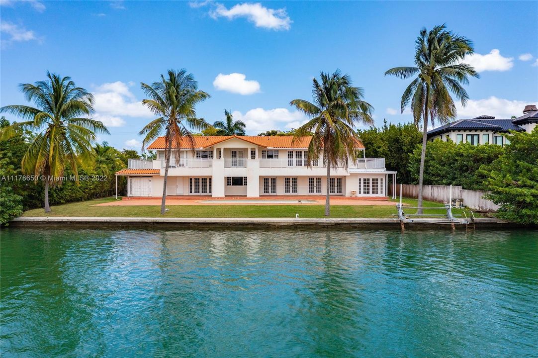 Recently Sold: $25,000,000 (5 beds, 6 baths, 4256 Square Feet)