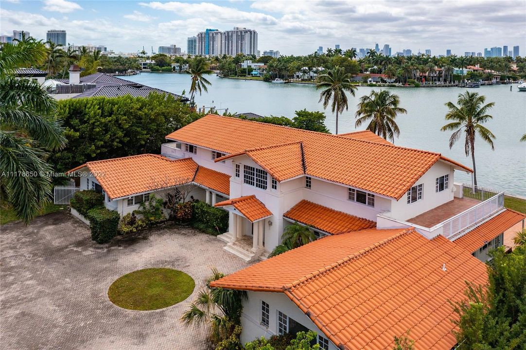 Recently Sold: $25,000,000 (5 beds, 6 baths, 4256 Square Feet)