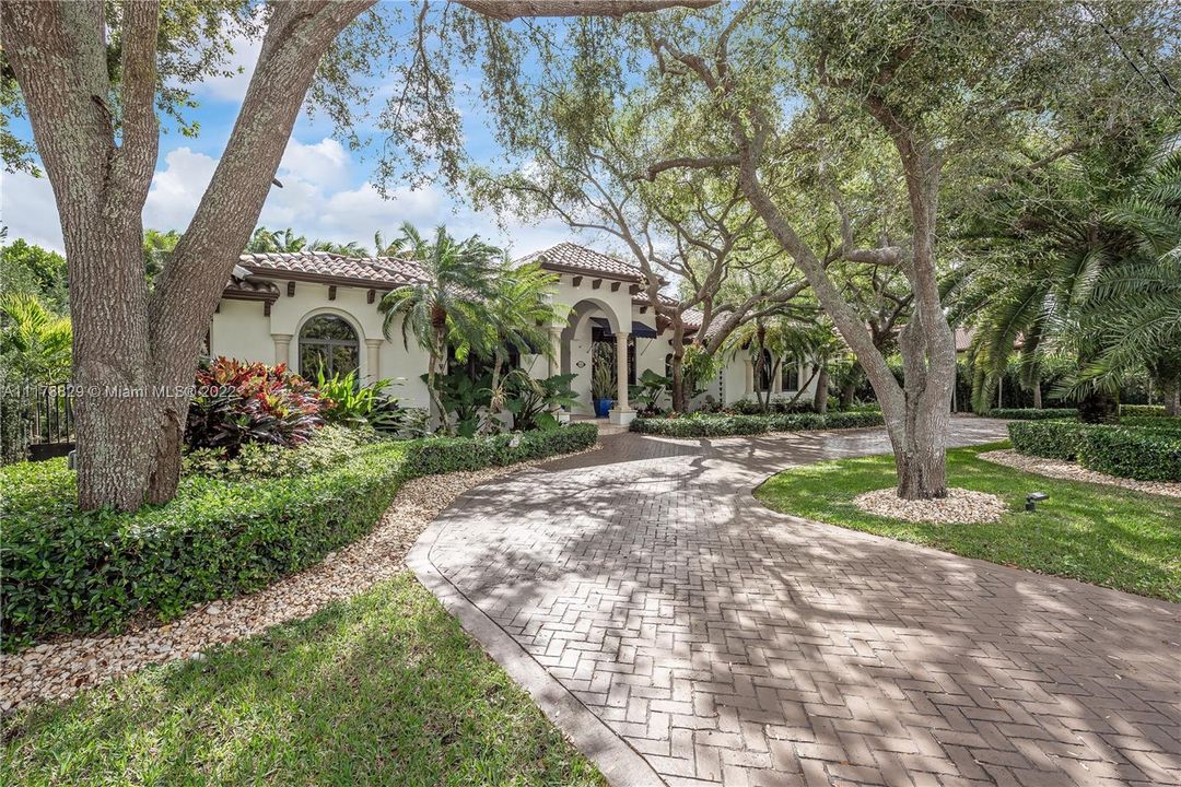 Recently Sold: $1,525,000 (5 beds, 3 baths, 3164 Square Feet)