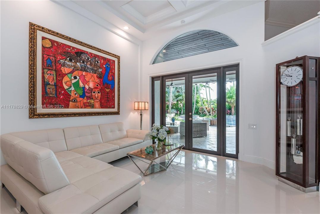 Recently Sold: $1,525,000 (5 beds, 3 baths, 3164 Square Feet)