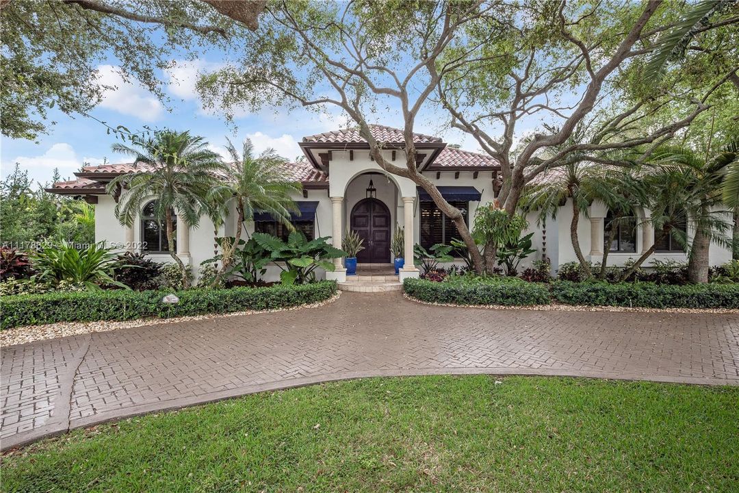 Recently Sold: $1,525,000 (5 beds, 3 baths, 3164 Square Feet)