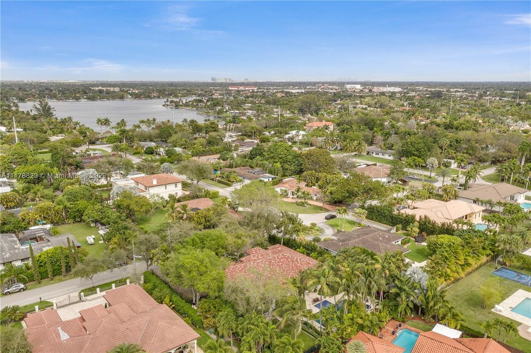 Recently Sold: $1,525,000 (5 beds, 3 baths, 3164 Square Feet)