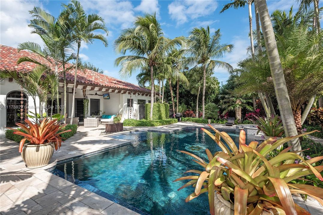 Recently Sold: $1,525,000 (5 beds, 3 baths, 3164 Square Feet)