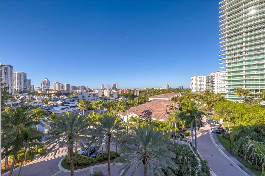 Recently Sold: $2,100,000 (3 beds, 3 baths, 2850 Square Feet)