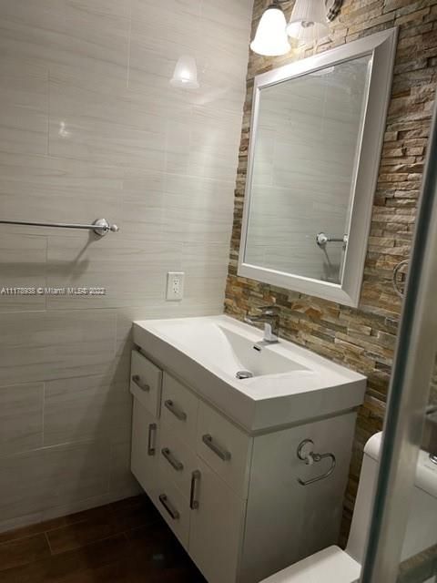 Недавно арендовано: $2,000 (3 спален, 1 ванн, 1064 Квадратных фут)