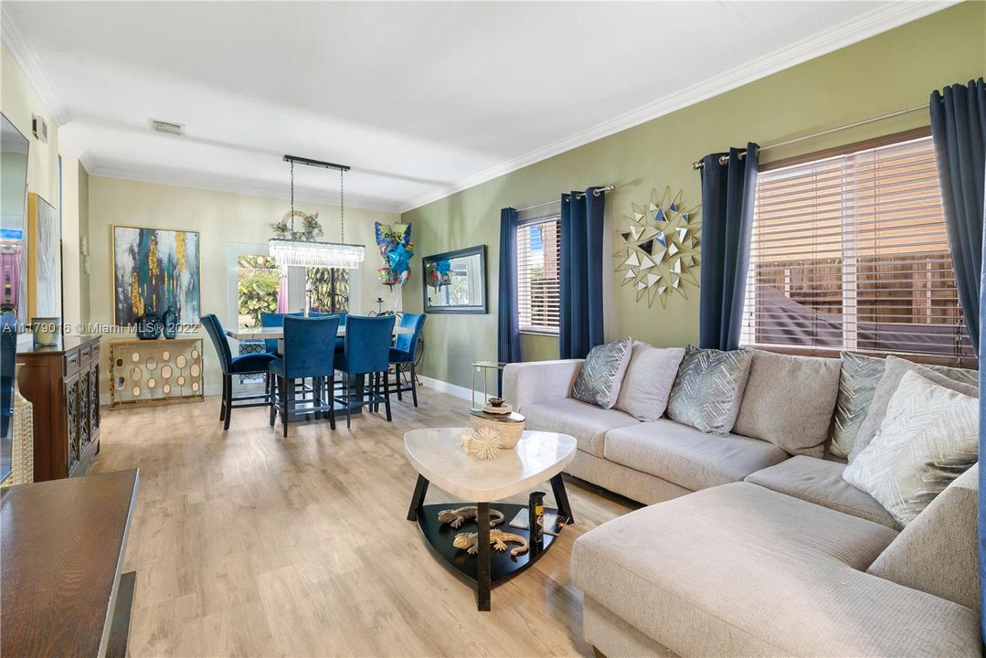 Recently Sold: $360,000 (3 beds, 2 baths, 1507 Square Feet)