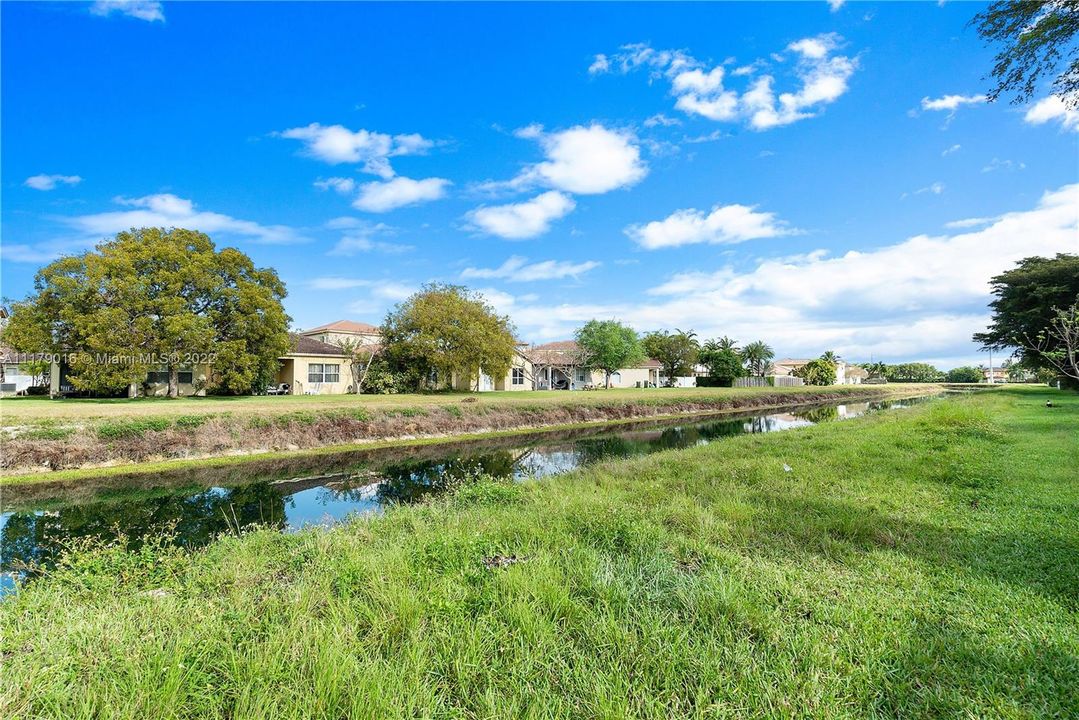 Recently Sold: $360,000 (3 beds, 2 baths, 1507 Square Feet)