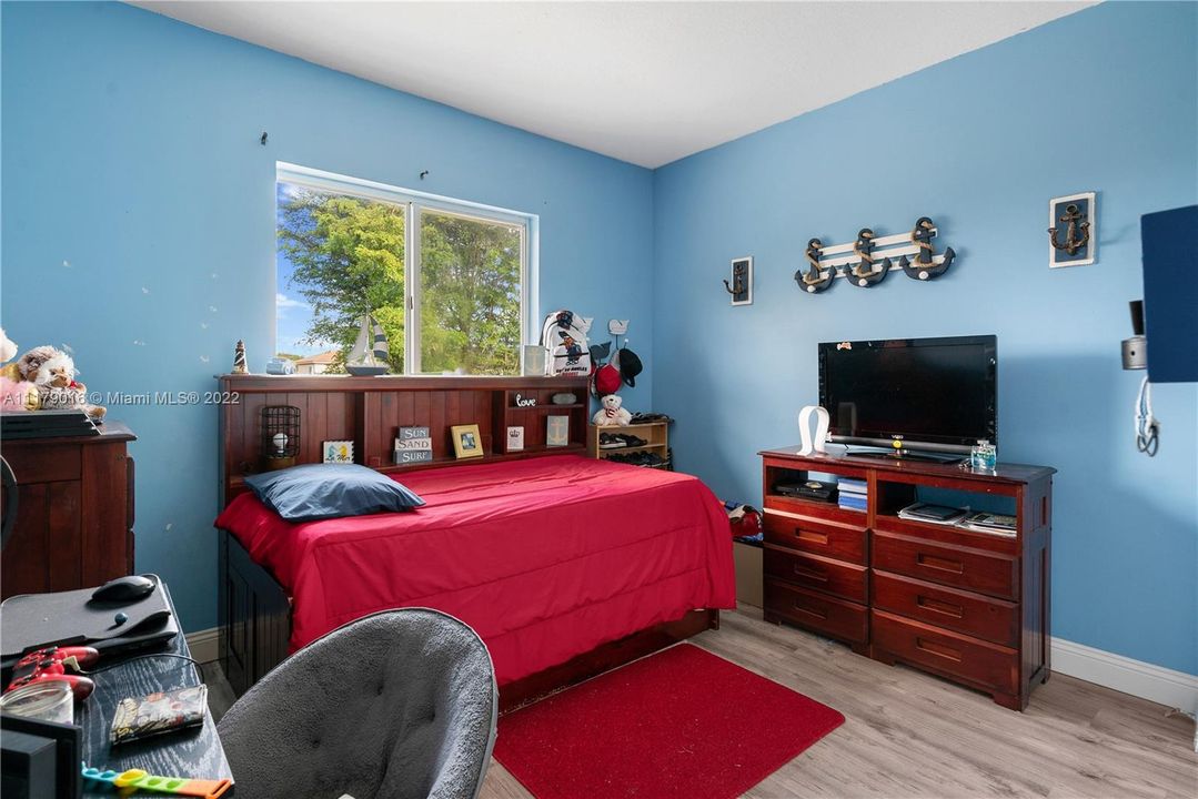 Recently Sold: $360,000 (3 beds, 2 baths, 1507 Square Feet)