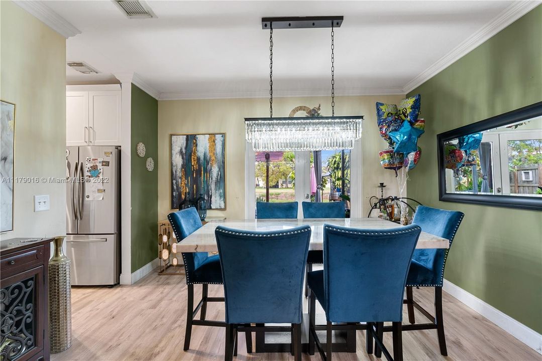 Recently Sold: $360,000 (3 beds, 2 baths, 1507 Square Feet)