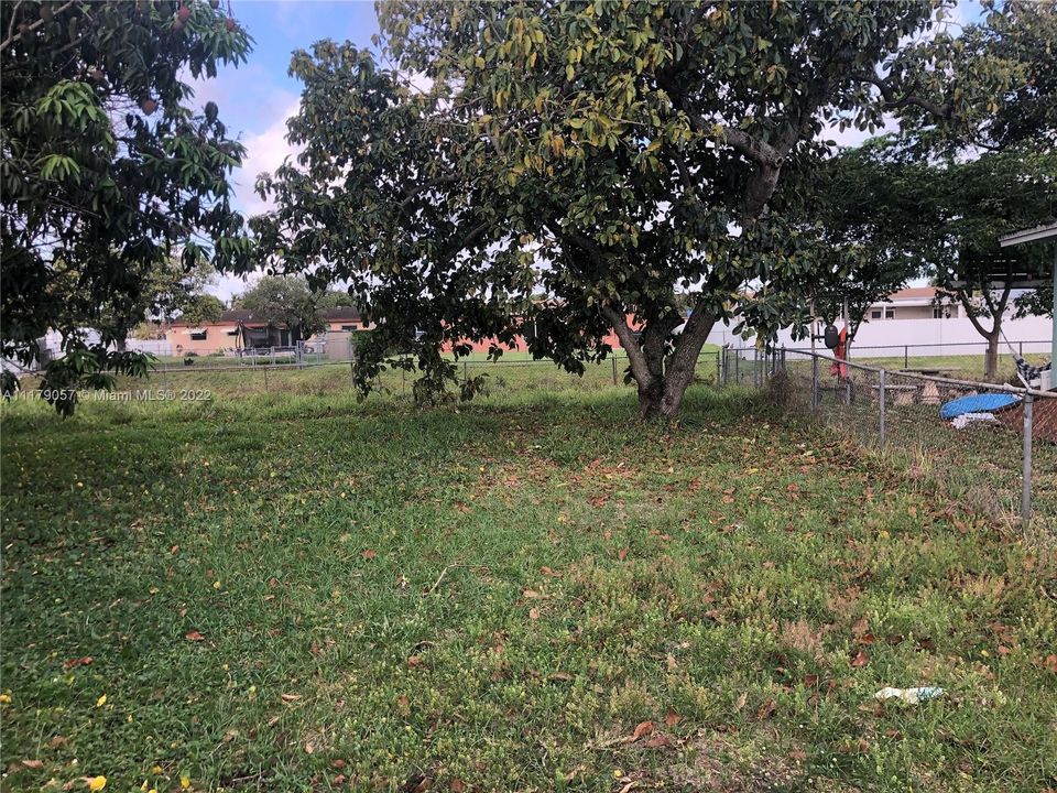 Vendido Recientemente: $156,000 (0.22 acres)