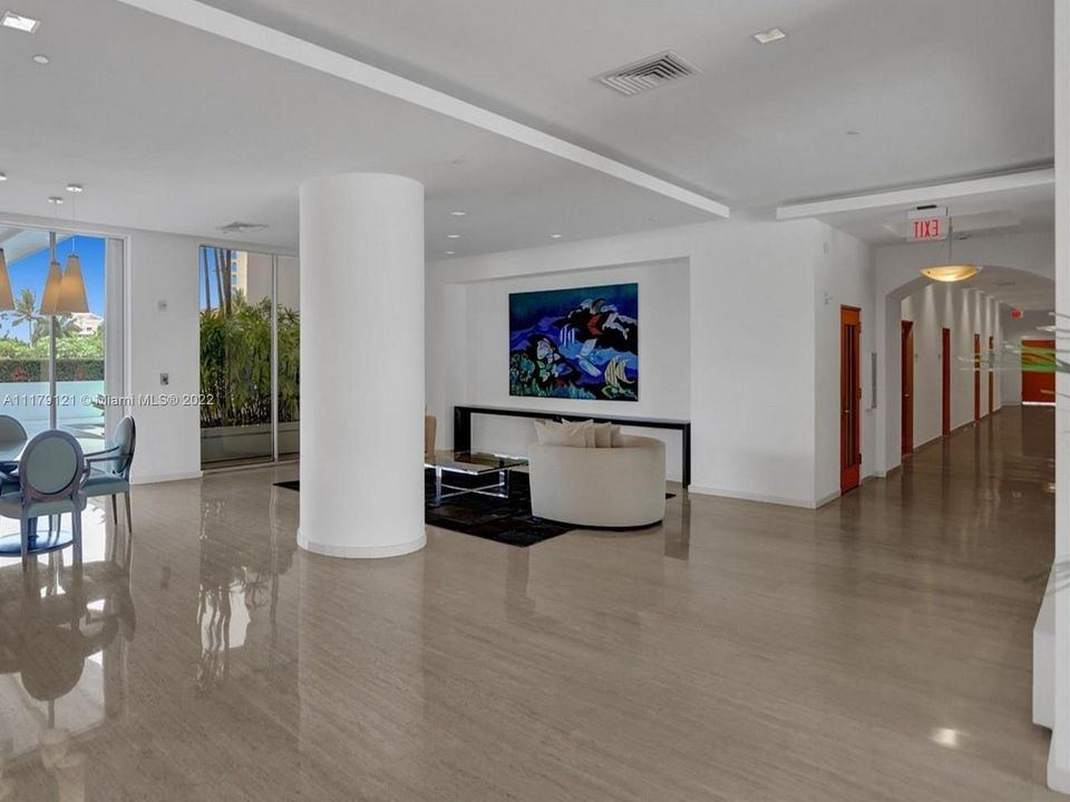 Recently Sold: $695,000 (1 beds, 1 baths, 930 Square Feet)