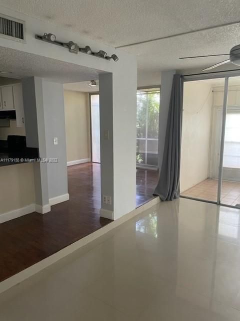 Recently Rented: $2,500 (3 beds, 2 baths, 1340 Square Feet)