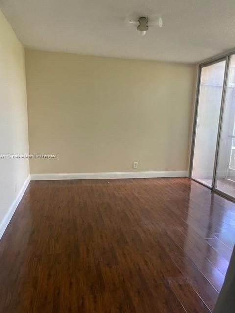 Recently Rented: $2,500 (3 beds, 2 baths, 1340 Square Feet)