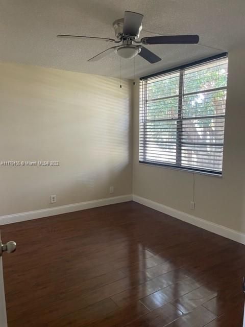 Recently Rented: $2,500 (3 beds, 2 baths, 1340 Square Feet)