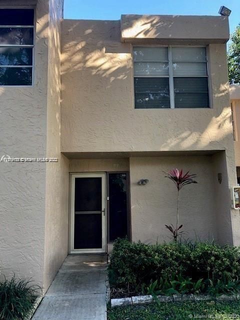 Recently Rented: $2,500 (3 beds, 2 baths, 1340 Square Feet)