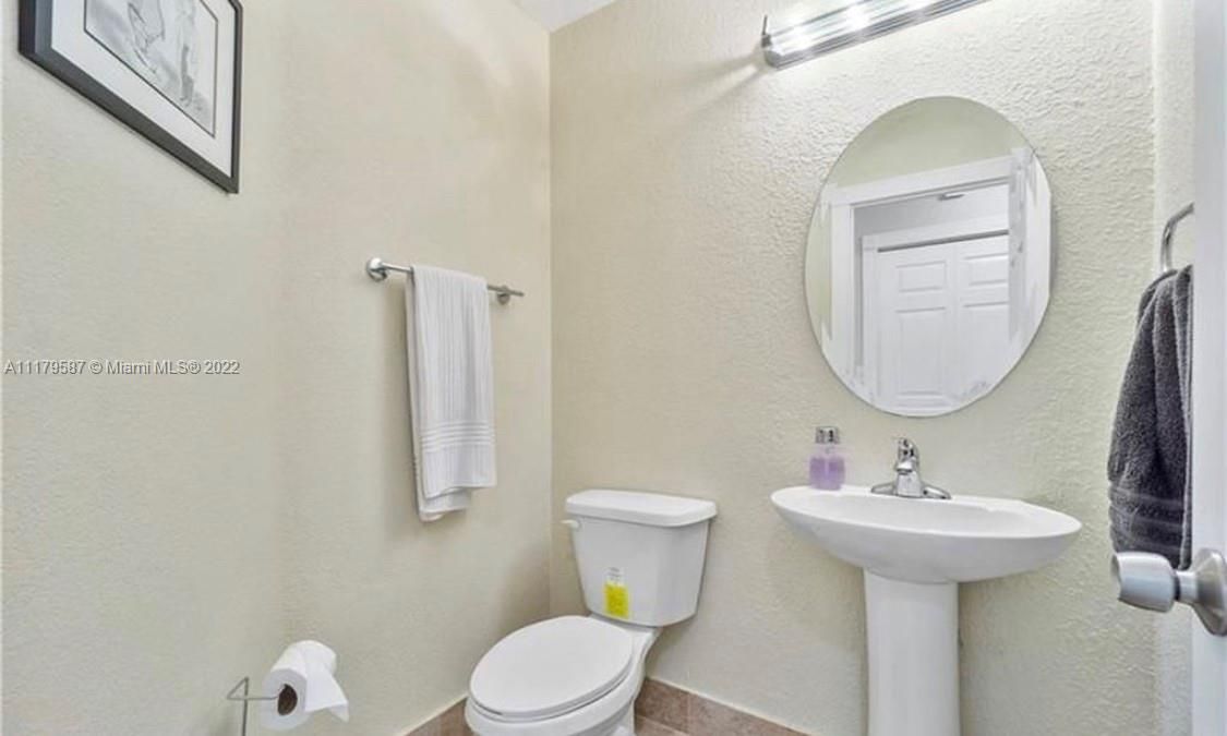 最近租的: $5,000 (4 贝兹, 3 浴室, 2308 平方英尺)