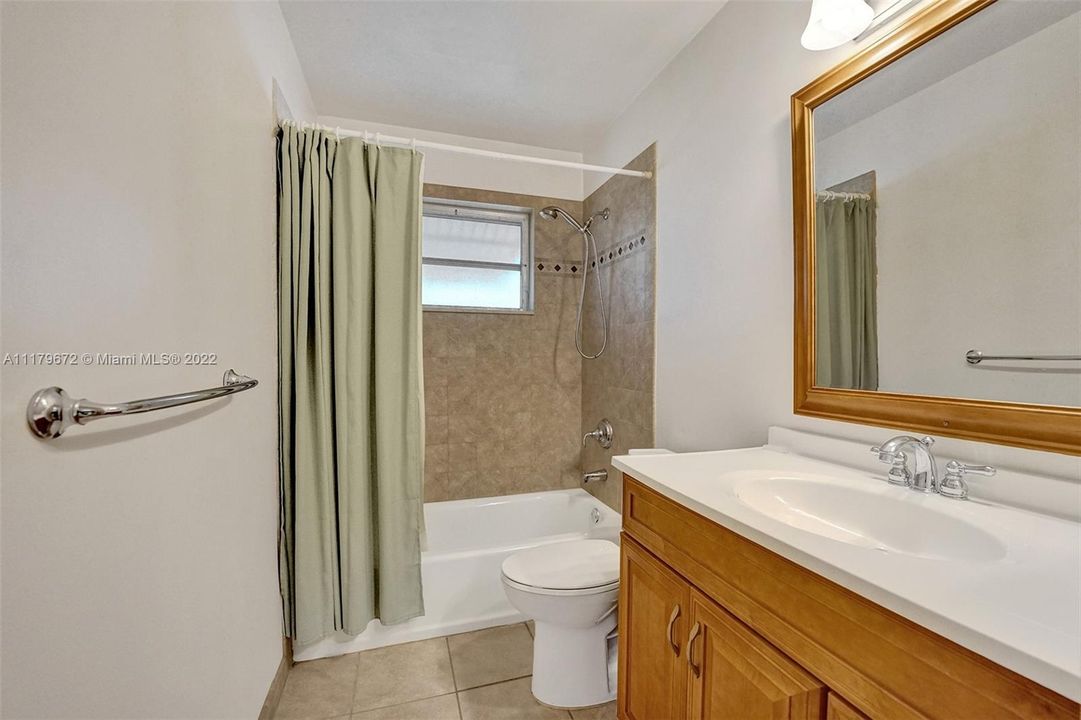 最近售出: $339,000 (2 贝兹, 2 浴室, 1400 平方英尺)