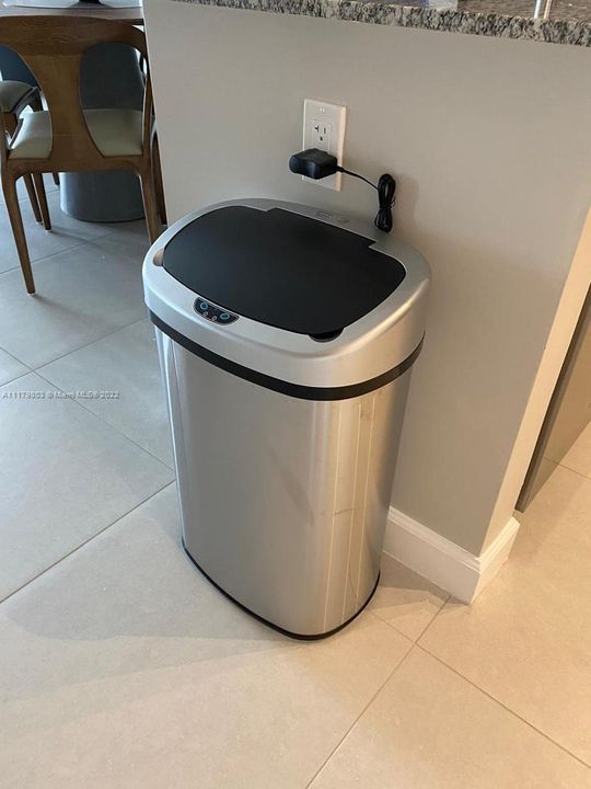 Недавно продано: $660,000 (2 спален, 2 ванн, 1020 Квадратных фут)