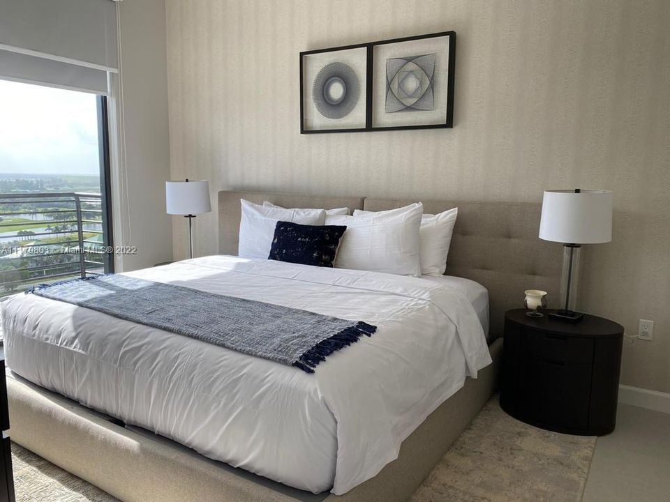 Недавно продано: $660,000 (2 спален, 2 ванн, 1020 Квадратных фут)