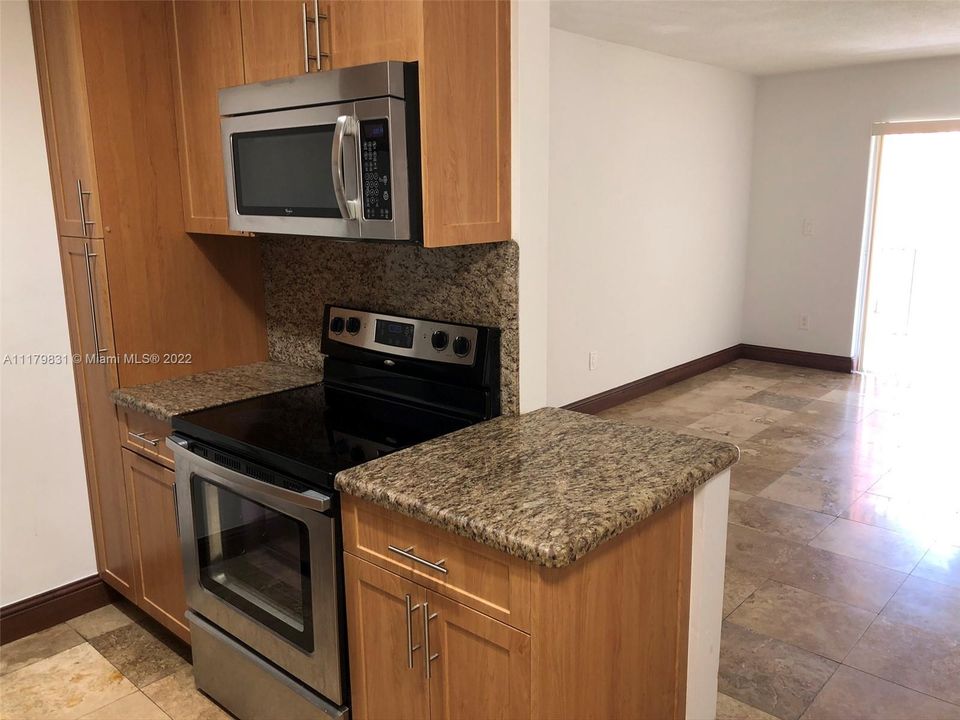 Recently Rented: $1,600 (1 beds, 1 baths, 630 Square Feet)