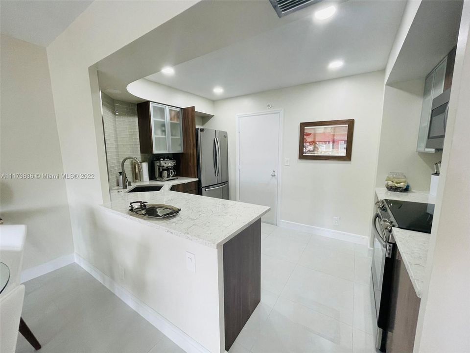 Recently Sold: $219,000 (1 beds, 1 baths, 800 Square Feet)