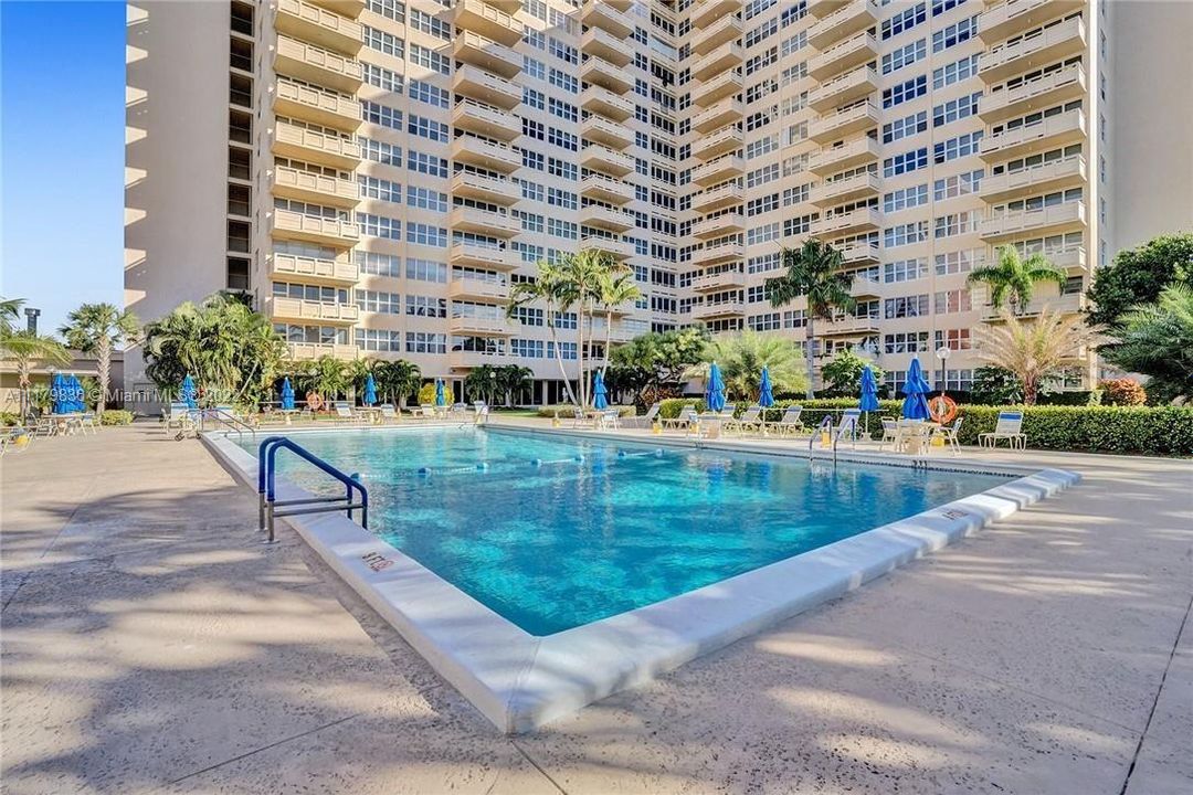 Recently Sold: $219,000 (1 beds, 1 baths, 800 Square Feet)