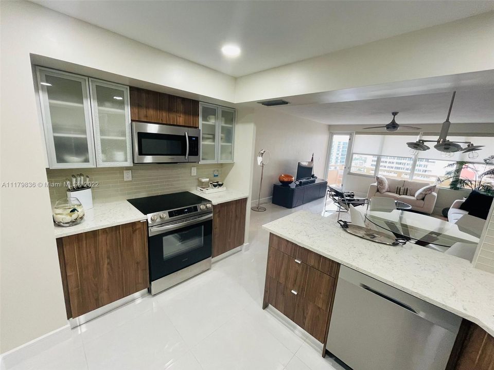 Recently Sold: $219,000 (1 beds, 1 baths, 800 Square Feet)