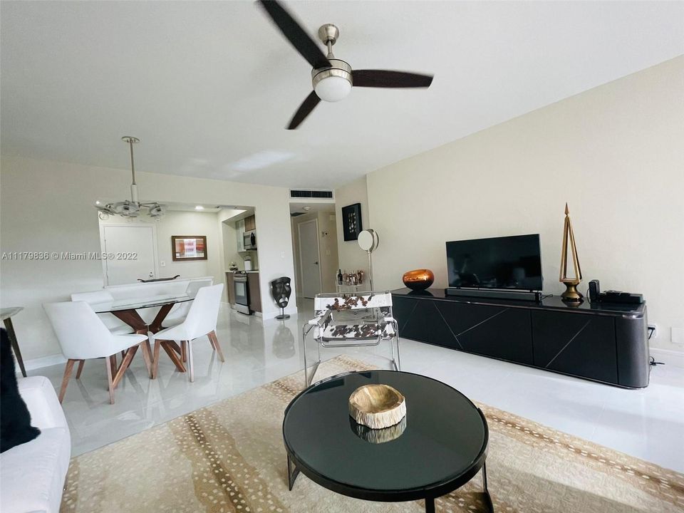 Recently Sold: $219,000 (1 beds, 1 baths, 800 Square Feet)