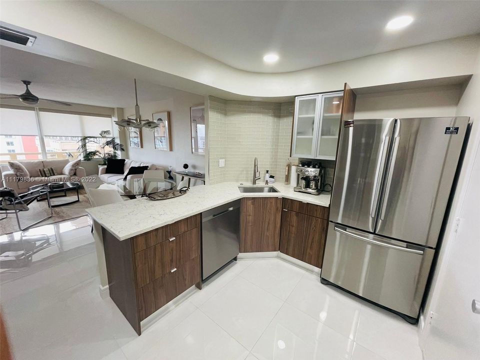 Recently Sold: $219,000 (1 beds, 1 baths, 800 Square Feet)